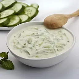 سلطة لبن